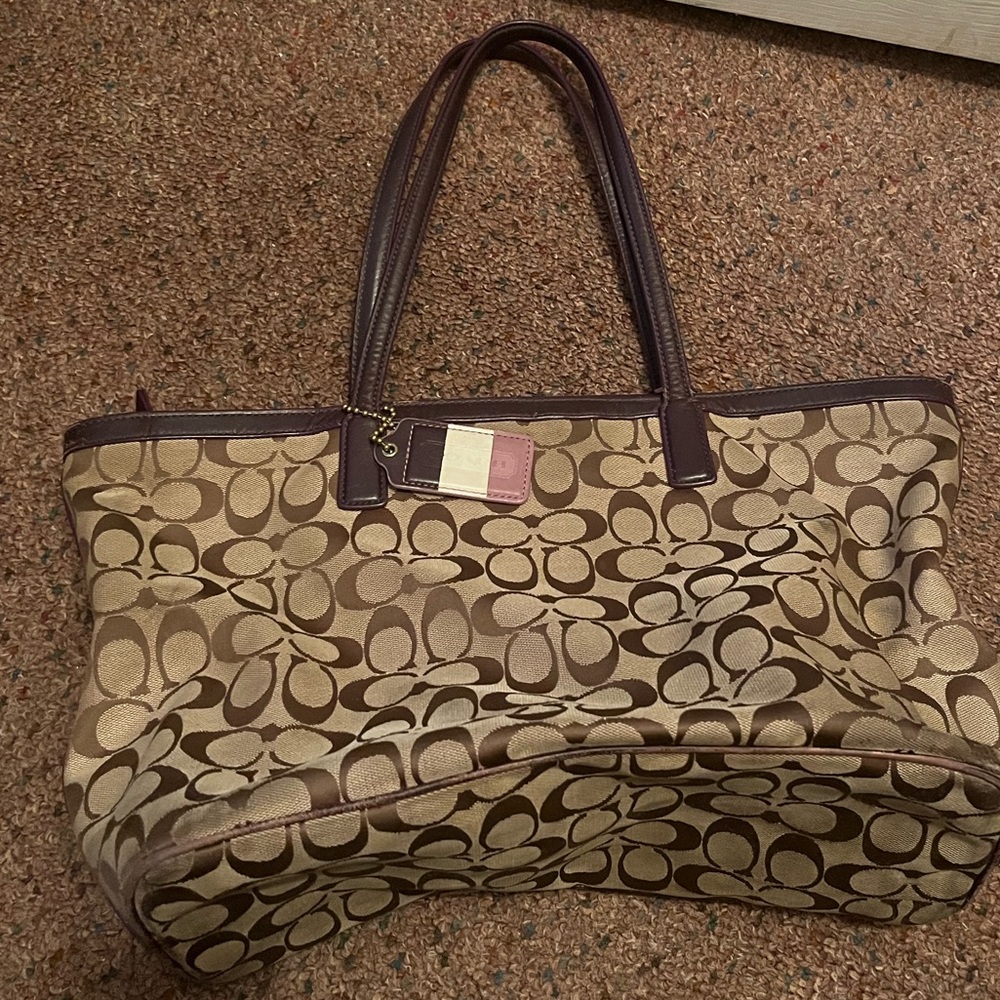 Large Coach tote pocketbook